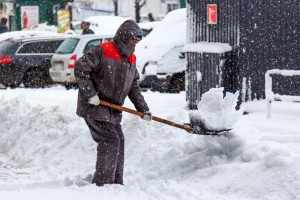 man-working-in-snow1