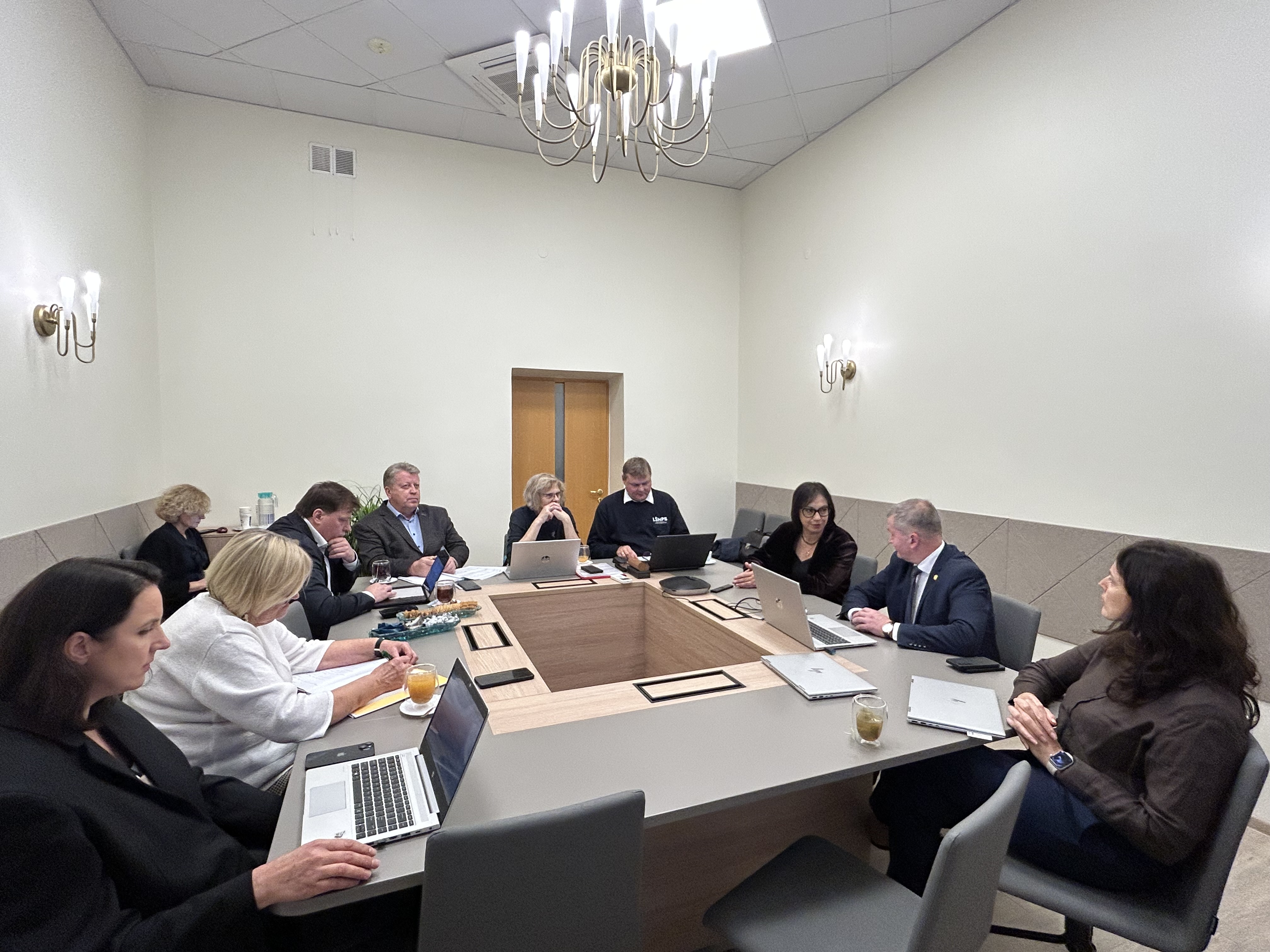 ŠMMS 25-11-04 16val.